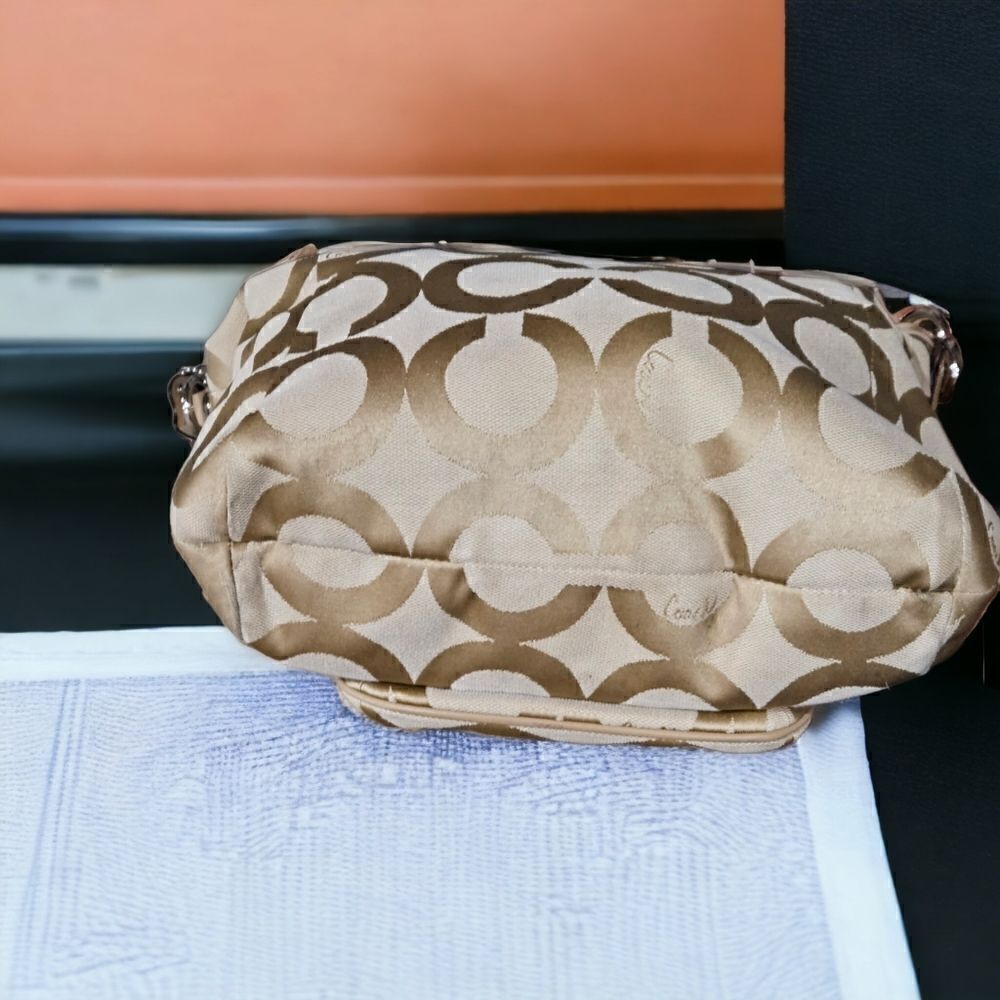 Coach Light Khaki Sand Kristin Signature Op Art Hobo Handbag 14911 Excellent - Picture 5 of 8